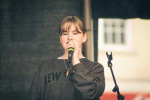 Photo of the artist Bethan Owen