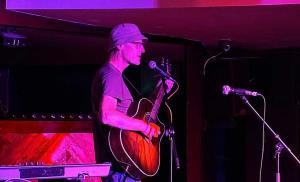 Photo of the artist Charlie Williams