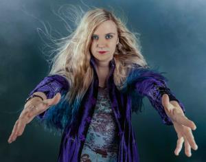 Photo of the artist Chloe Mogg