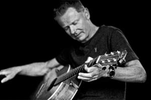 Photo of the artist Colin Baggs