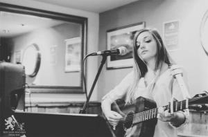 Photo of the artist Connie Gordon 