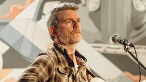 Photo of the artist Dave Boddison 