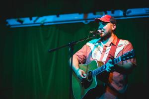 Photo of the artist Dave Giles