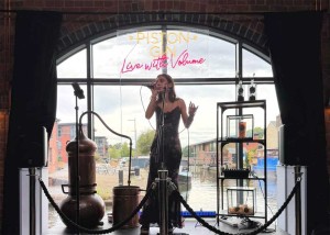 Photo of the artist Kiri Costello