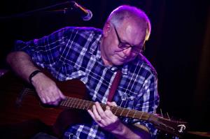 Photo of the artist Tony Gillam