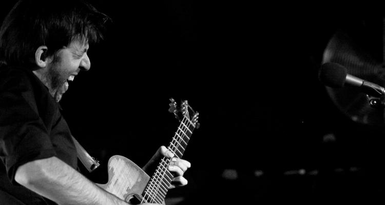Jon Gomm
